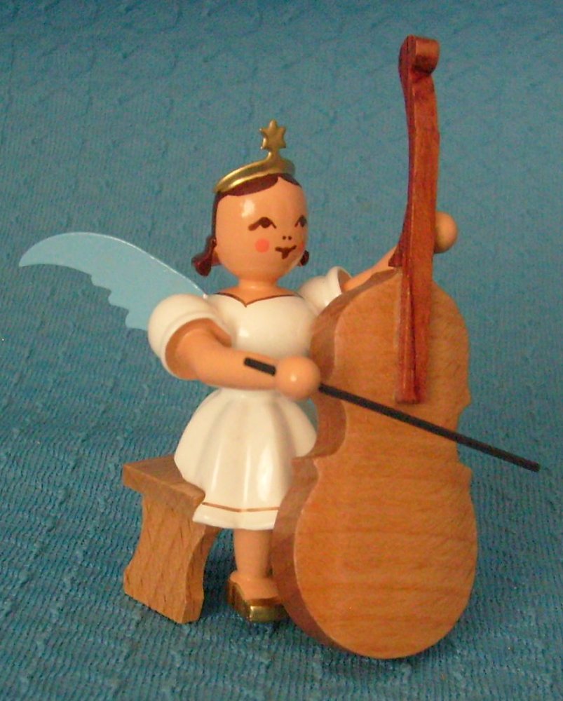 Engel mit Bass sitzend- vorrätig 1 Stück