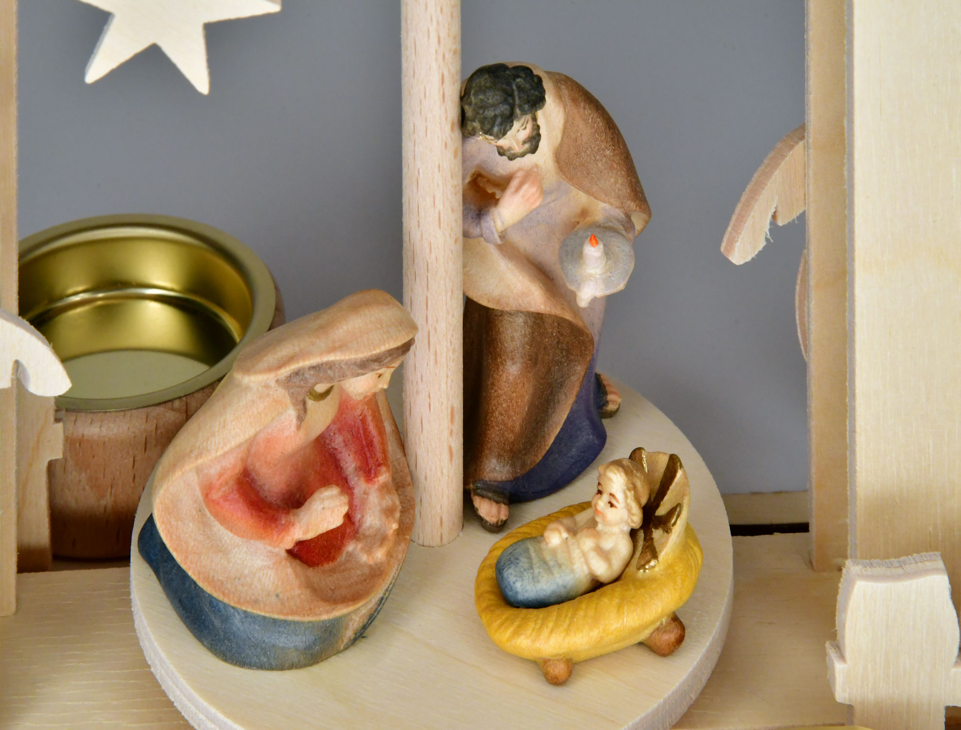 Sternbogenpyramide, Heilige Familie, 3 Tiroler Figuren, color, Teelichter