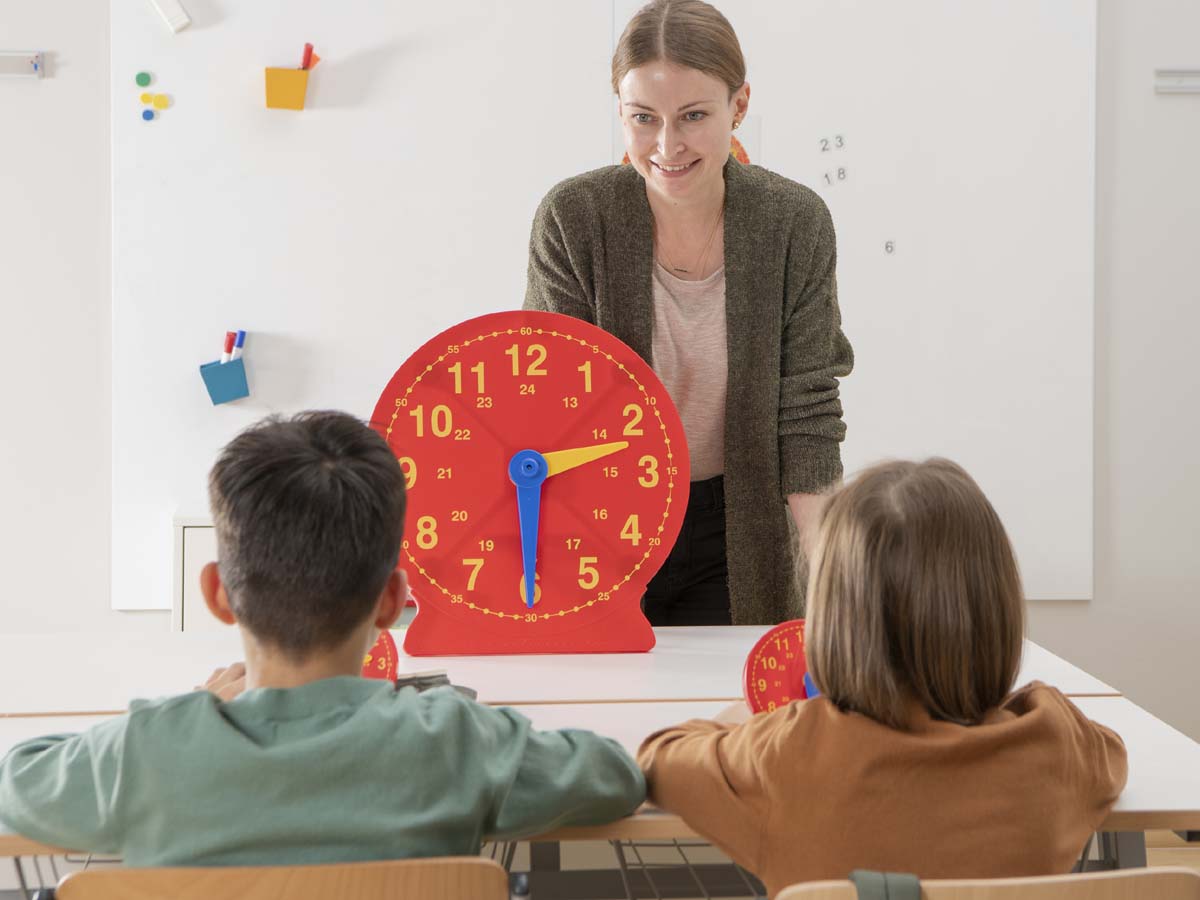 Klassensatz mit 25 Schüleruhren und 1 Lehreruhr