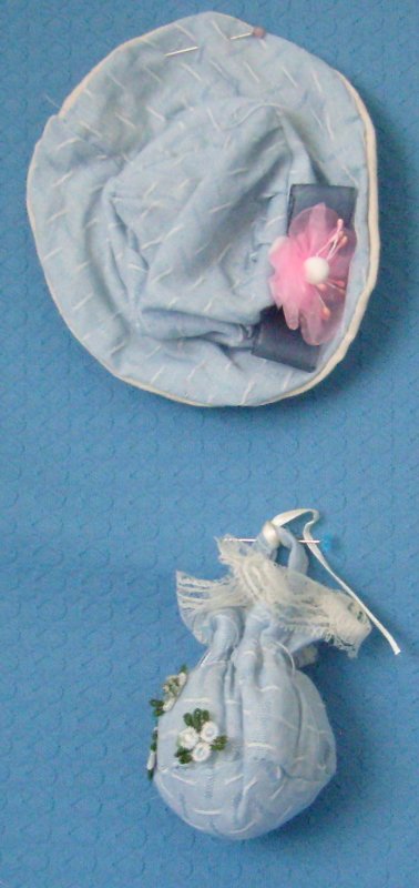 Puppenkleidung für 25 cm Puppen - vorrätig 2 Stück