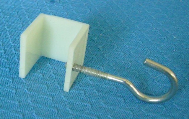 Fensterhalterung - vorrätig: 9 Stück