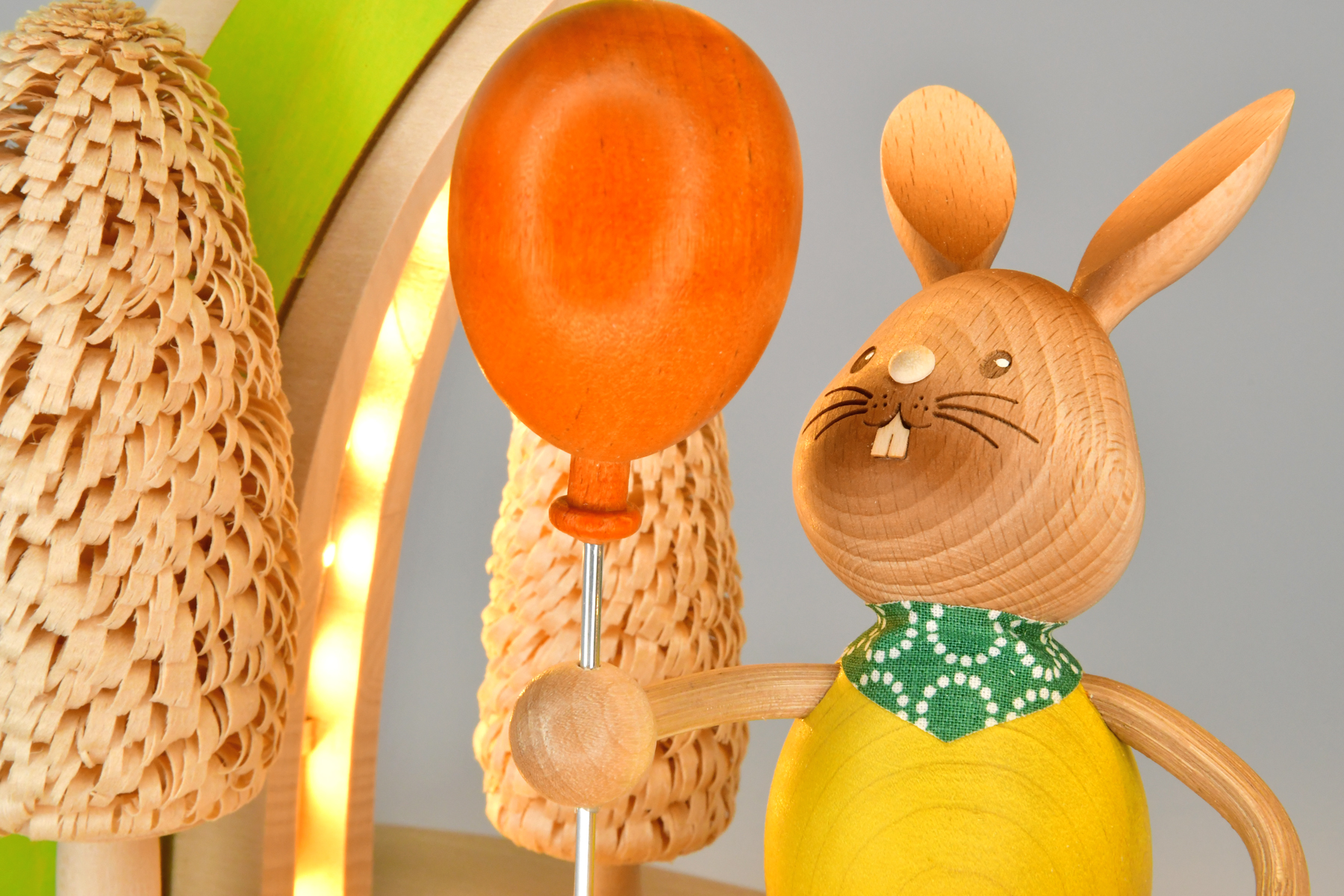 Massivholzbogen Ostern, Stupsi mit Luftballon, LED-Stripe
