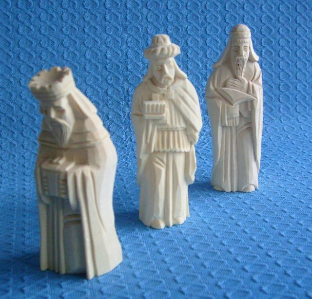 geschnitzte Christgeburt - vorrätig 2 Stück