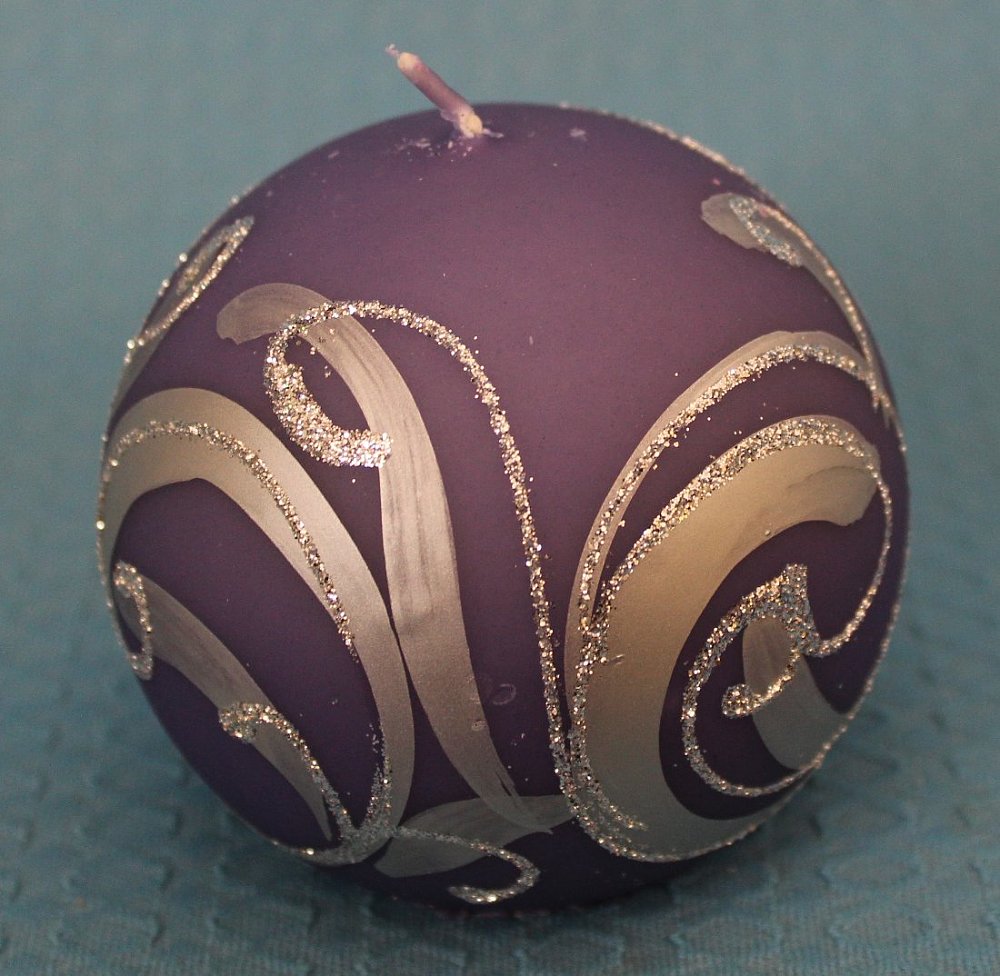 Kugelkerze violett 8 cm- vorrätig 2 Stück
