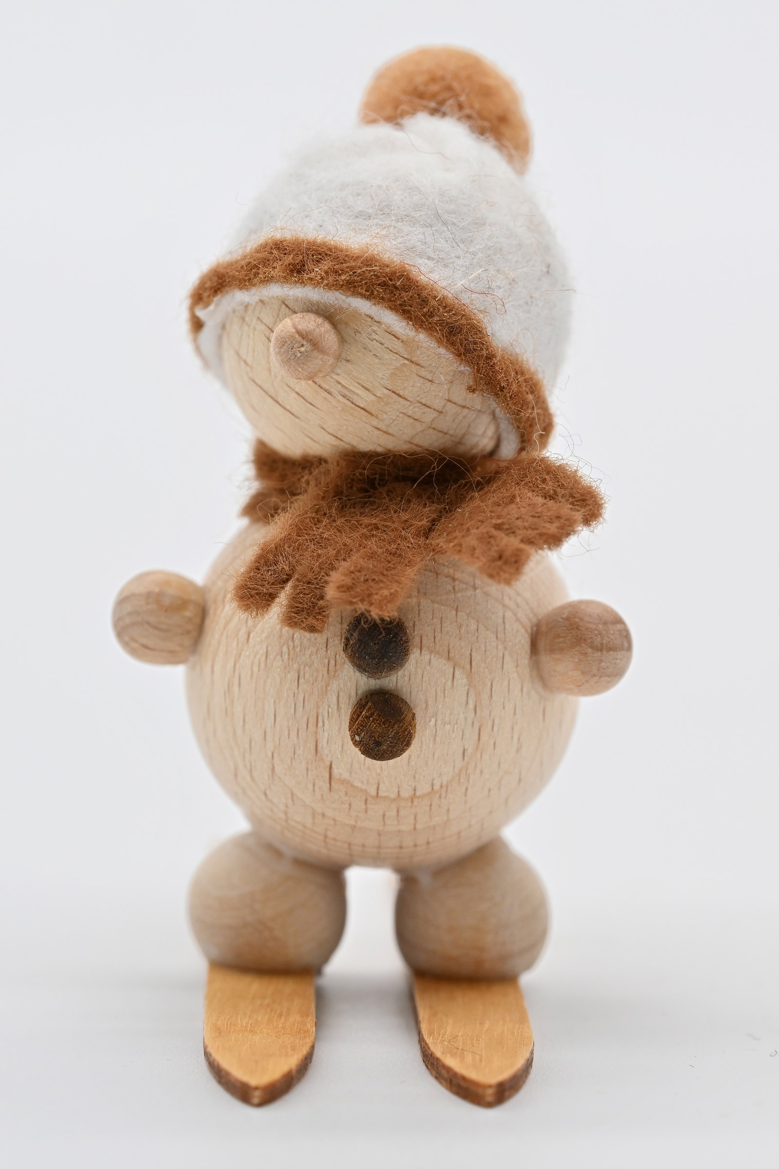 Schneemann auf Ski