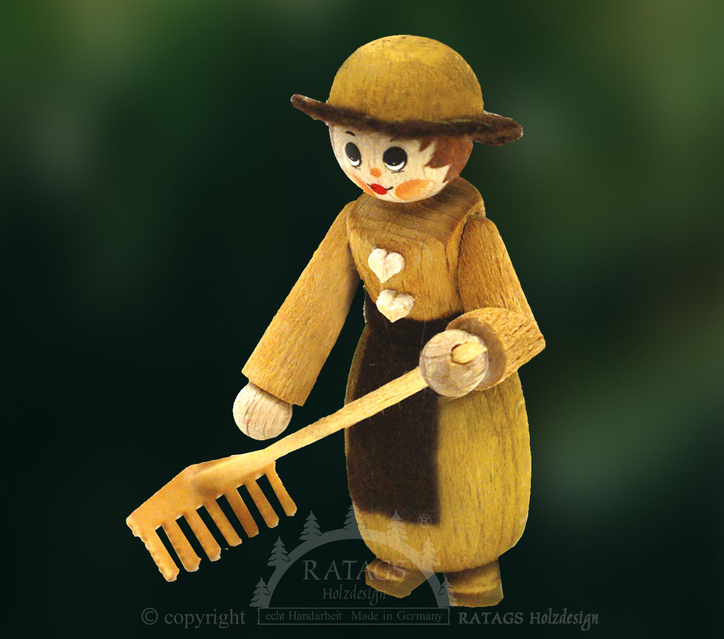 Figur, Bäuerin mit Rechen, goldteak, eiche