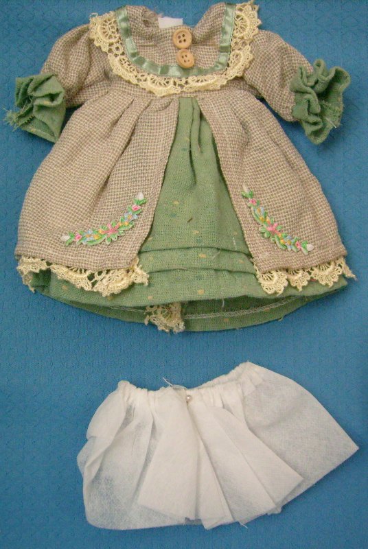 Puppenkleidung für 25 cm große Puppen - vorrätig 3 Stück