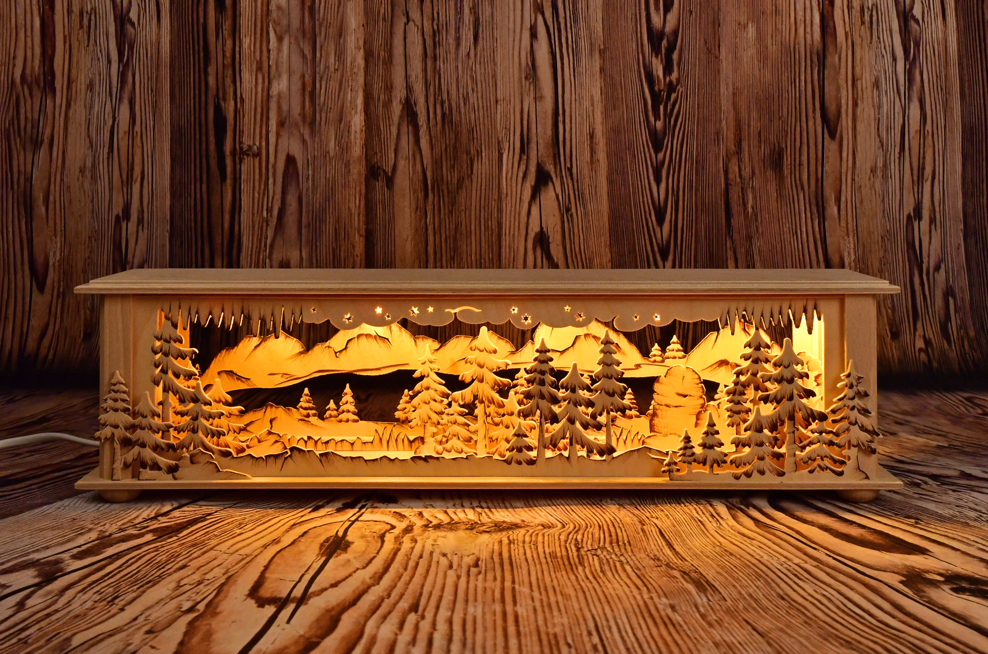 Raumleuchte kl., Wald und Eiszapfen, flach, handbemalt braun