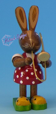 Osterhasenmädchen mit Posaune