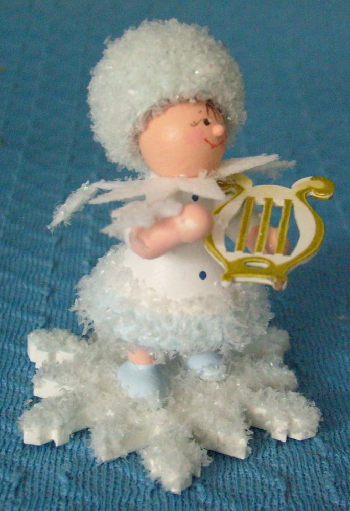 Schneeflöckchen mit kleiner Harfe - Restbestand 1 Stück