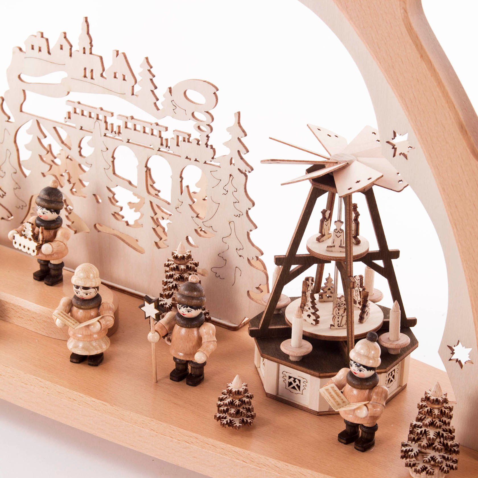 Schwibbogen mit Seiffener Kirche und Weihnachtsmarkt, elektrisch beleuchtet, mit Innenbeleuchtung 43x66cm
