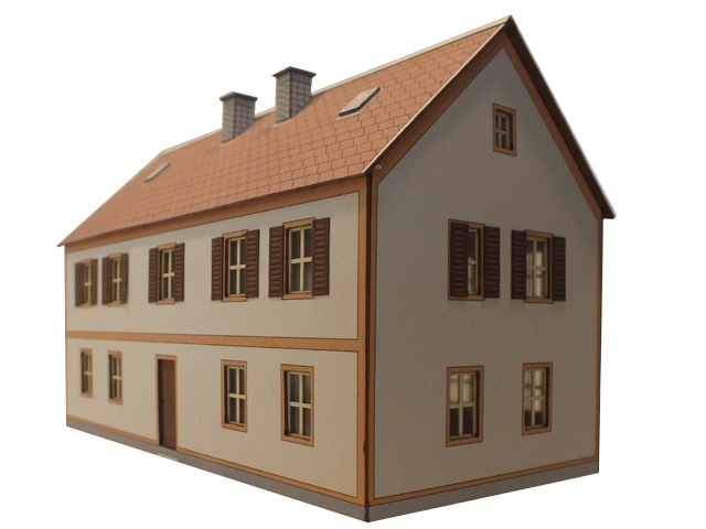 112-06-2 - 2-geschossiges Wohnhaus mit weißen Putz