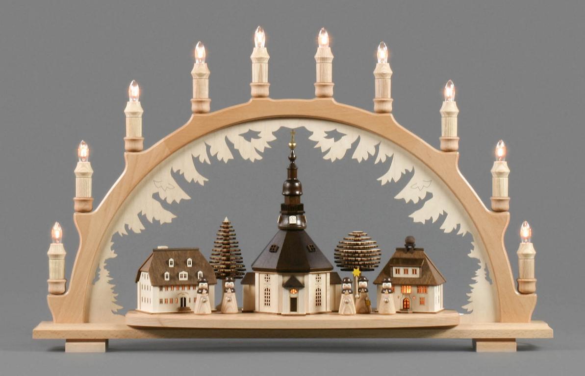 Schwibbogen mit Seiffener Dorf und Kurrende, elektrisch beleuchtet, innenbeleuchtete Gebäude