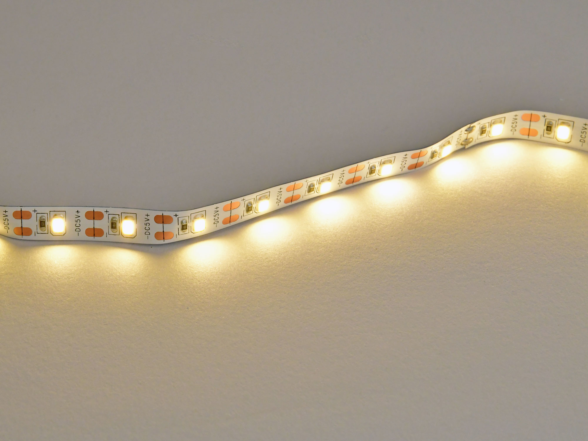 USB LED-Stripe, Länge 60cm, Voll-USB, Zuleitung 10cm, IP65, USB-Stecker weibl.