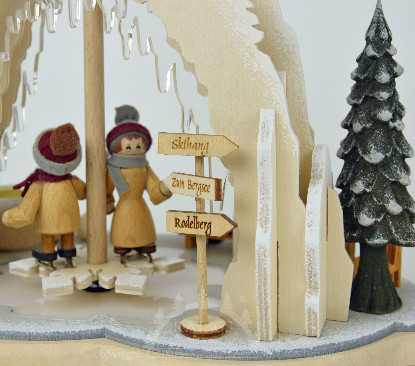 Pyramide, Eiskunstlauf, für 2 Teelichte