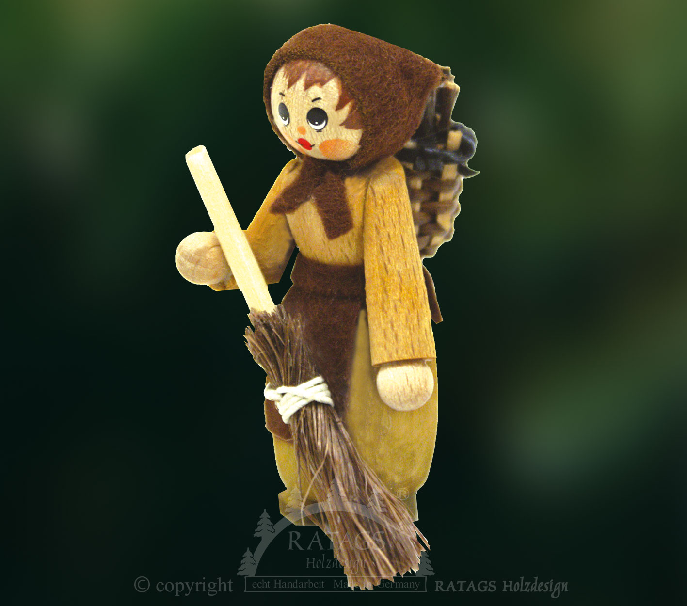Figur, Waldfrau mit Reisigkorb und Besen