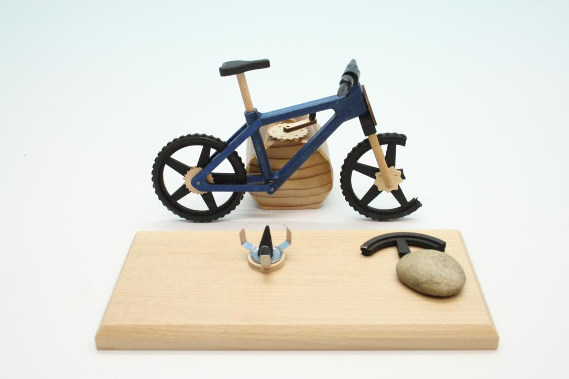 Raeucherfahrrad EBM Crashbike 22 x9 x14 cm