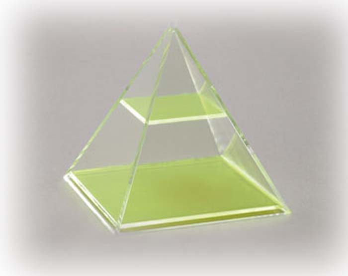 Quadratpyramide mit waagerechtem Schnitt