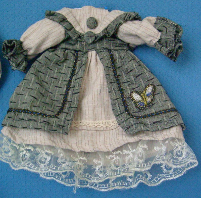 Puppenkleidung für 25 cm Puppen- vorrätig 2 Stück