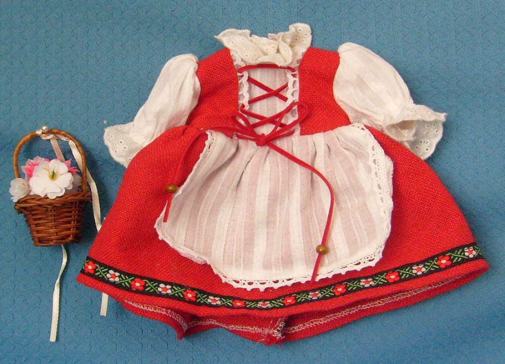 Puppenkleidung für 20 cm große Puppen- vorrätig 4 Stück