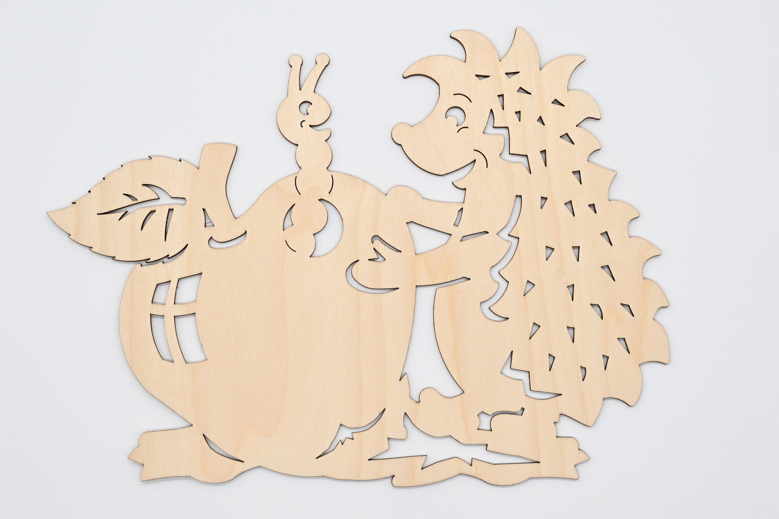 Fensterbild, Igel mit Apfel und Würmchen