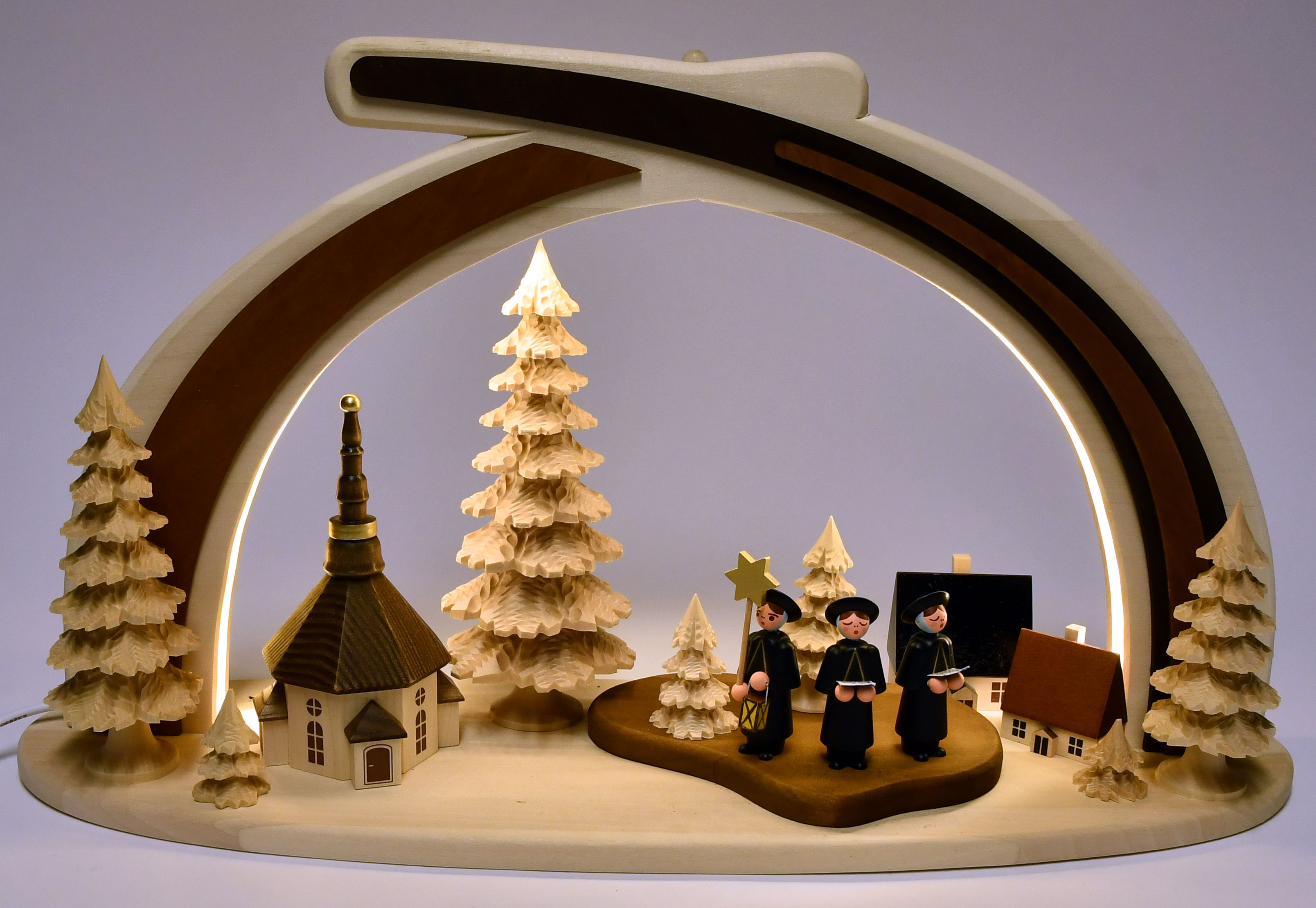 Massivholzbogen, Seiffener Kirche mit Kurrende, LED-Beleuchtung, Halb-USB