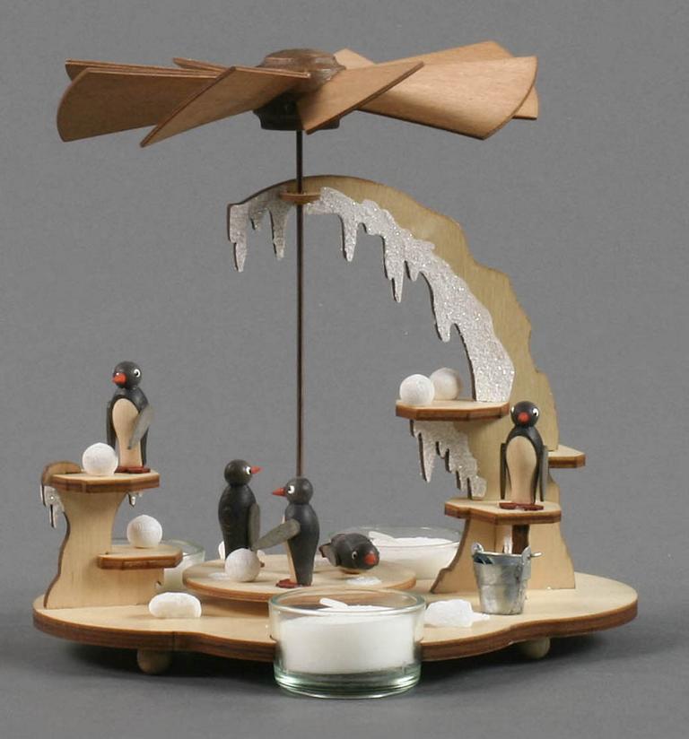 Pyramide mit Pinguinen, für Teelichte