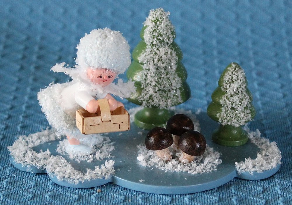 Schneeflöckchen als Pilzsucher- vorrätig 1 Stück