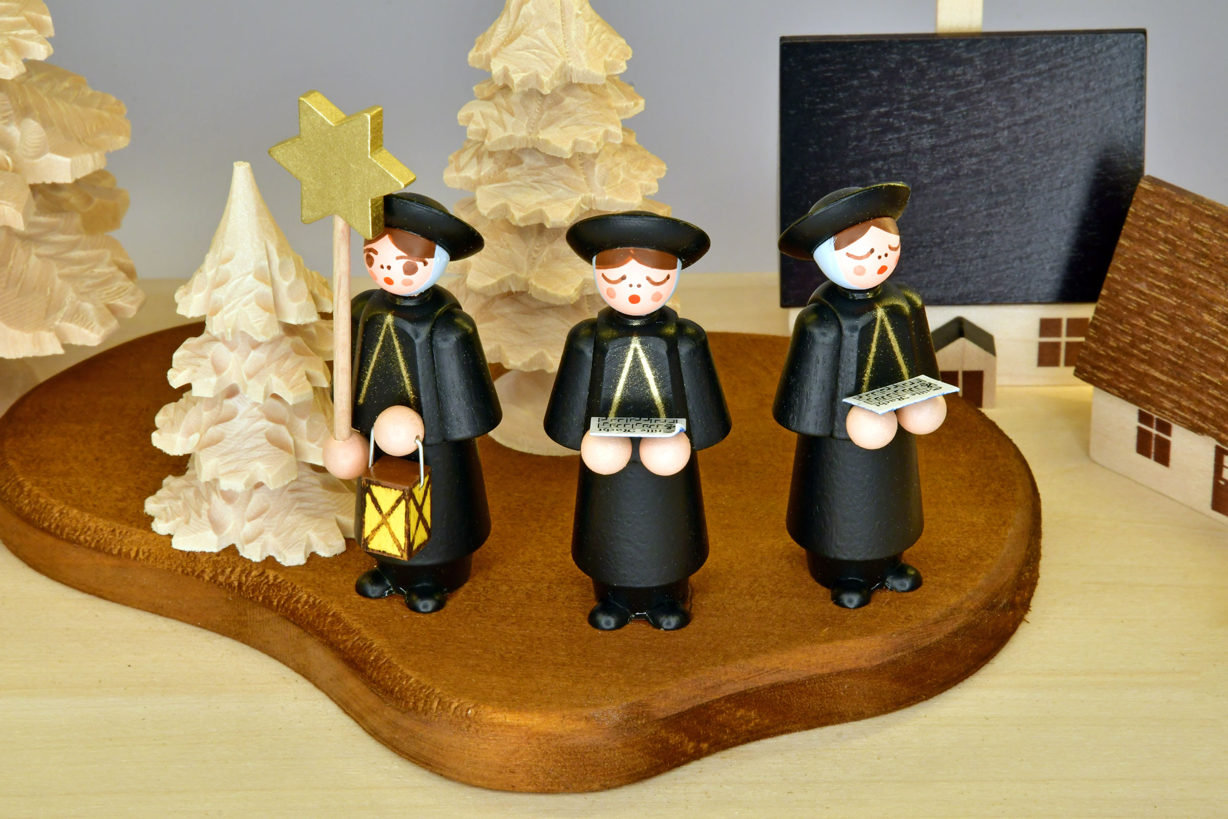 Massivholzbogen, Seiffener Kirche mit Kurrende, LED-Beleuchtung, Halb-USB