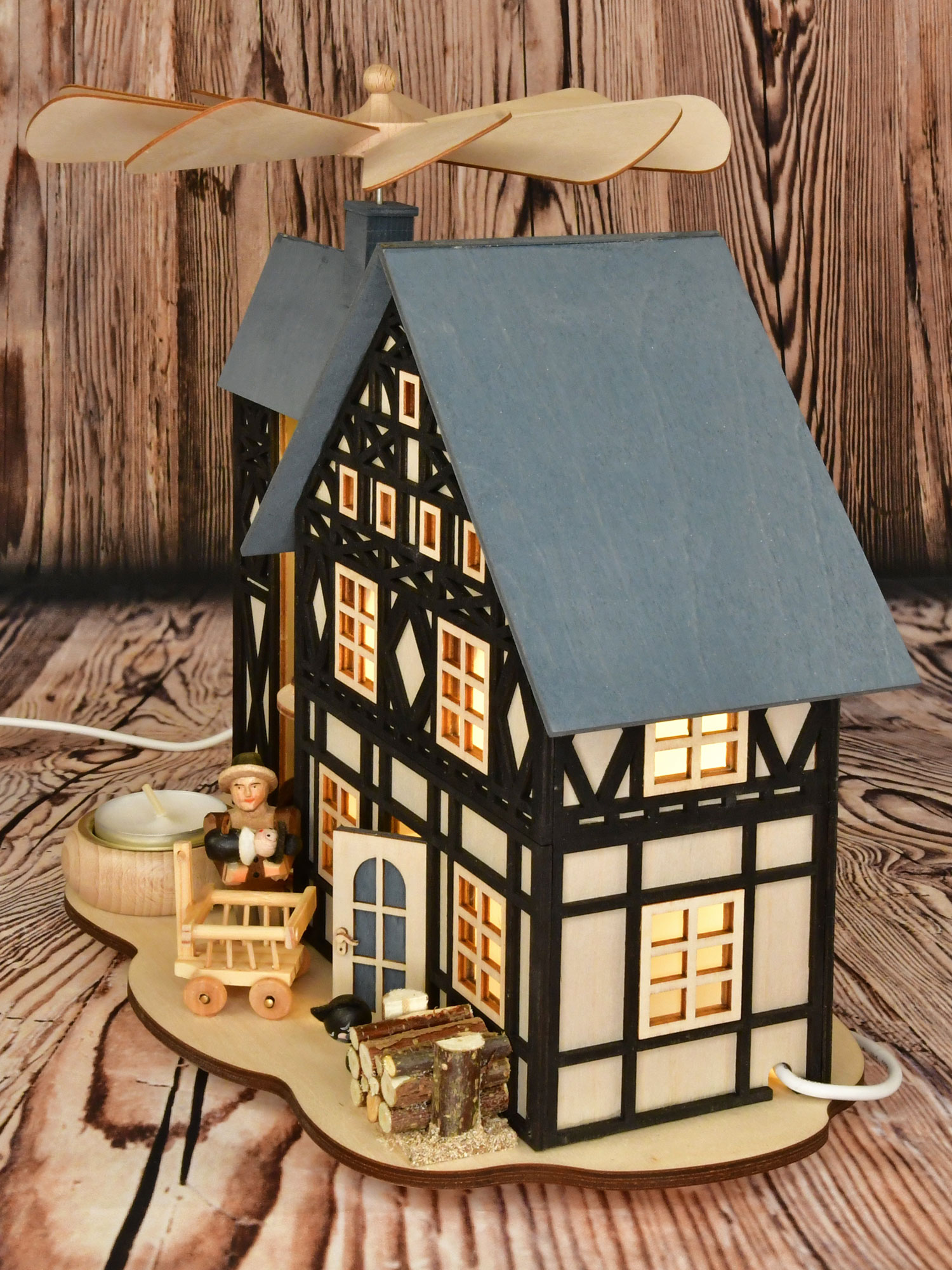 Hauspyramide, Fachwerkhaus, Dekofreuden