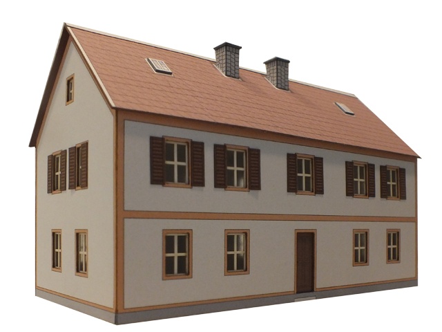 112-06-2 - 2-geschossiges Wohnhaus mit weißen Putz