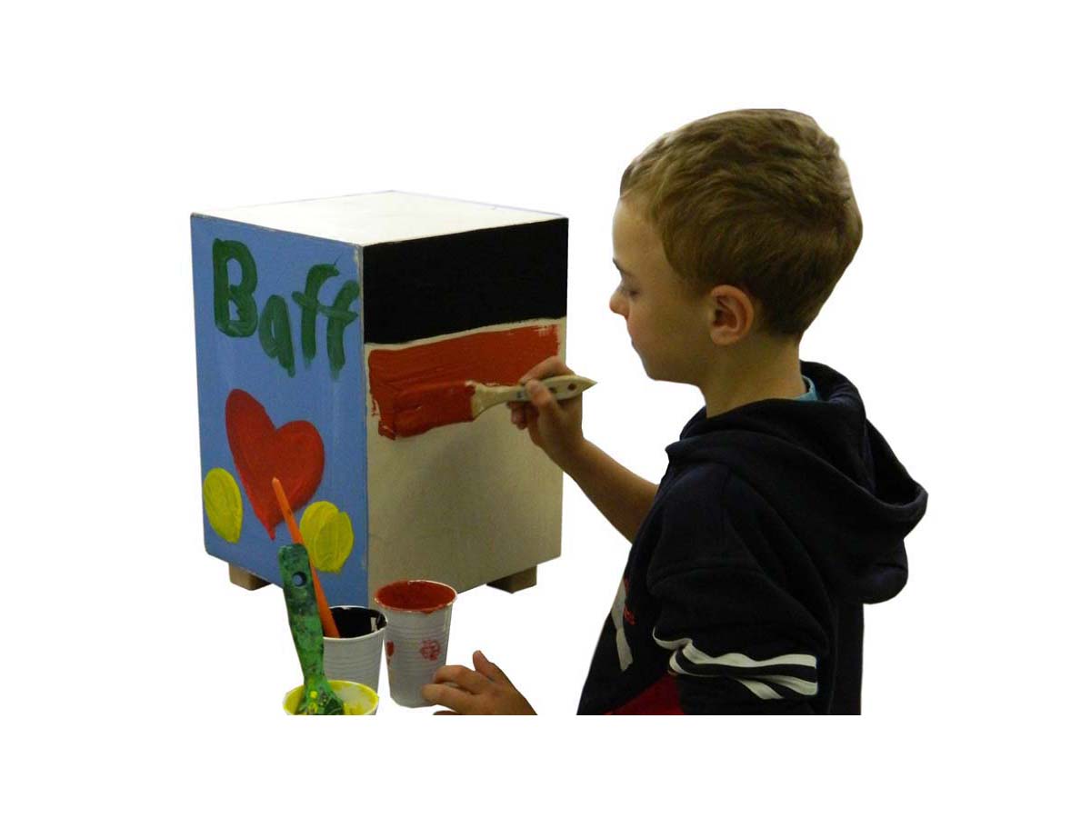 Kinderhocker mit Trommelfunktion