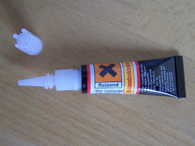 KS-01  Sekundenkleber