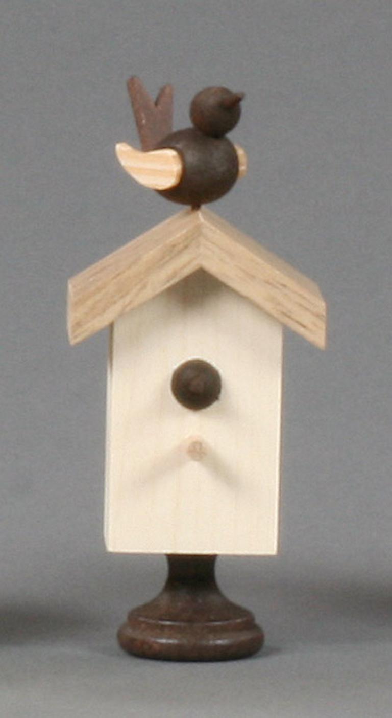 Starhaus mit Singvogel, natur