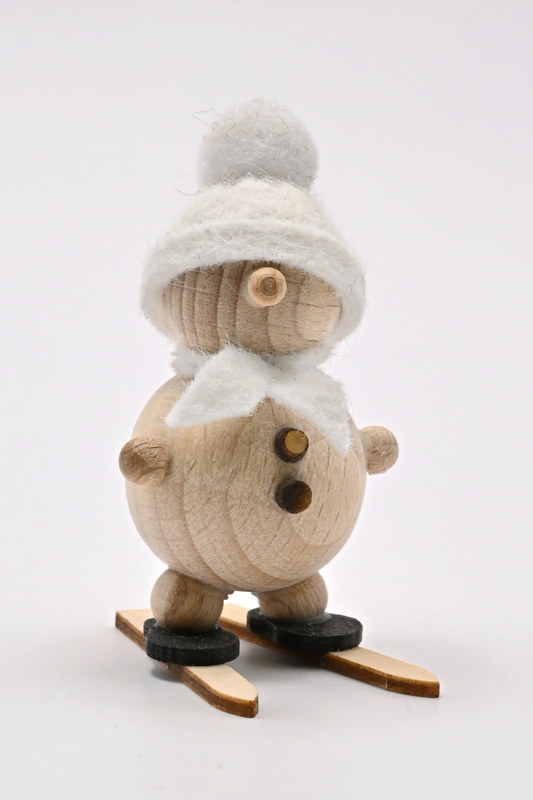 Schneemann natur, auf Ski weiße Mütze