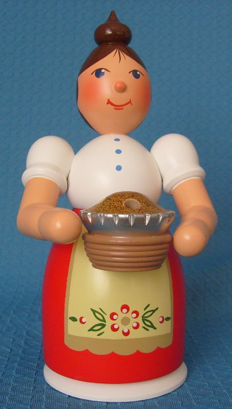 Rauchfrau mit Kuchen (Restbestand 1 Stück)